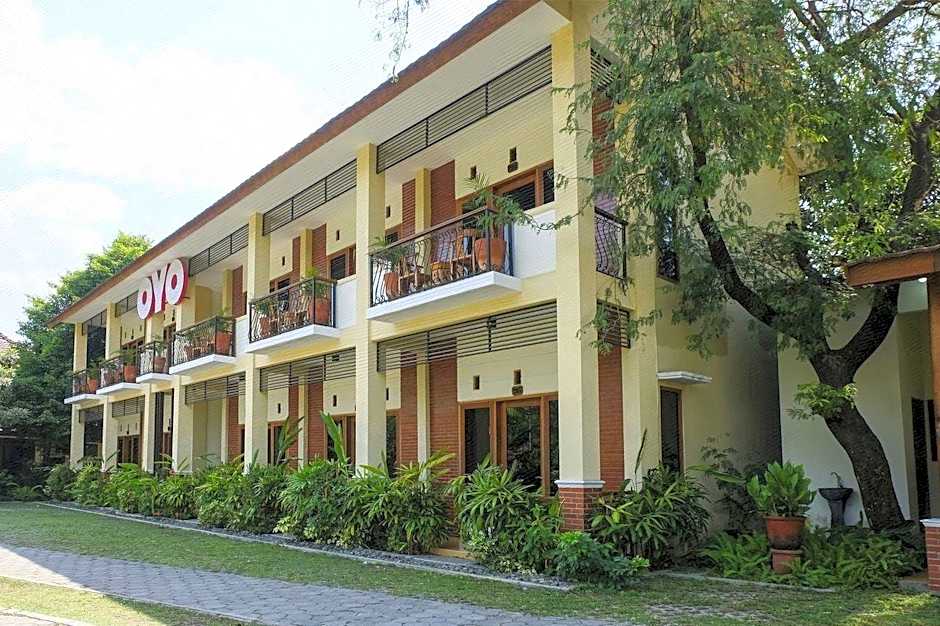 Urbanview Sasono Putro Condongcatur by RedDoorz