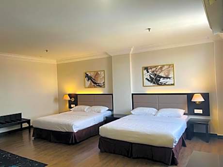Deluxe Family Room