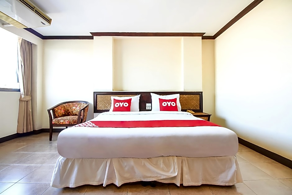 OYO 383 White inn hotel