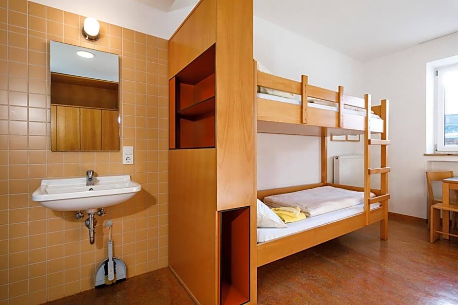 Jugendherberge Garmisch-Partenkirchen - membership required!