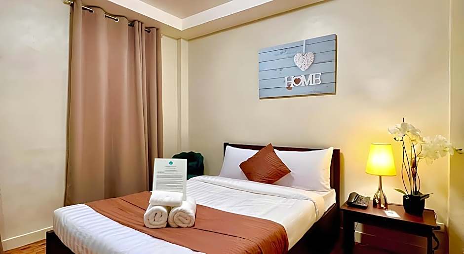 Elliannah Pines Hotel
