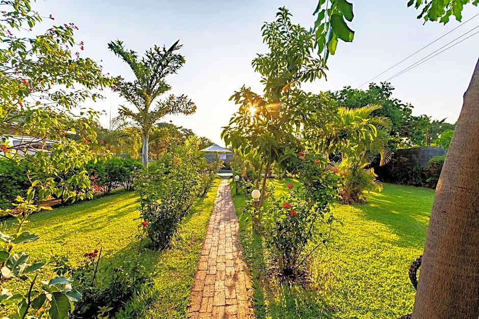 Dzimbahwe Guest Lodge