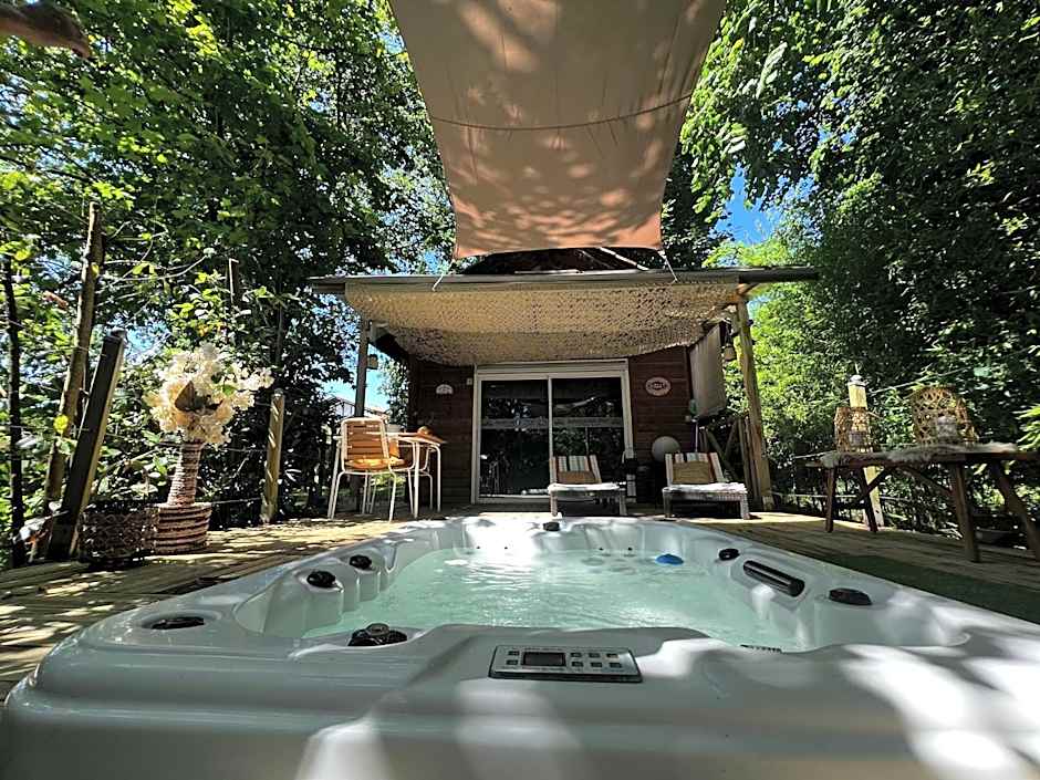 MAROSENIA TTIKI - Cabanes et Spa