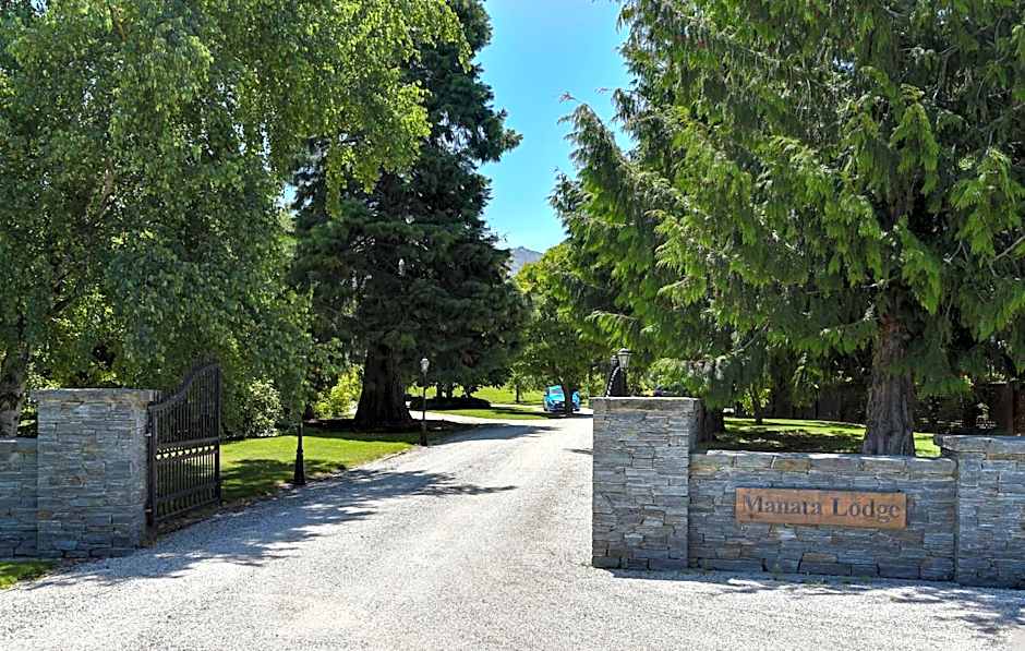 Manata Homestead & Lodge