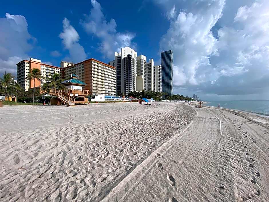 Beachfront condo in Miami!