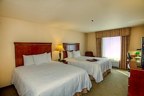 2 Queen Beds Nonsmoking