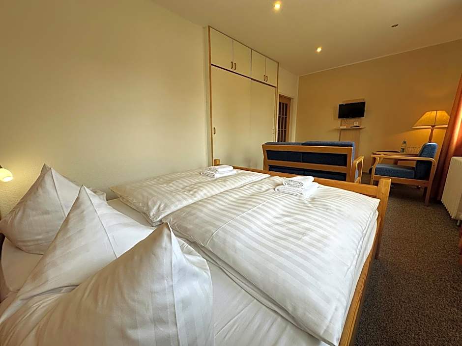 Hotel am Lärchenberg I Frühstück, WLAN, Parkplatz