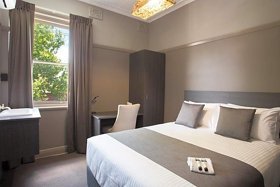 Nags Head Hotel