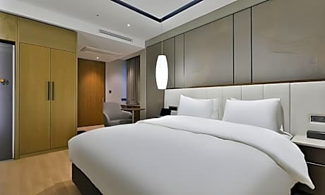 Deluxe Double Room - Free Breakfast