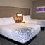 La Quinta Inn & Suites by Wyndham San Antonio Alamo City