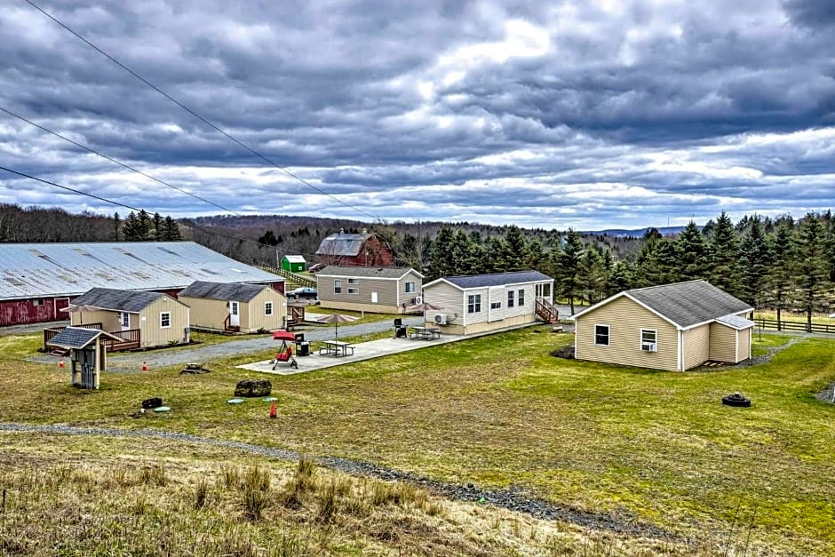 Equestrian House: Cottages