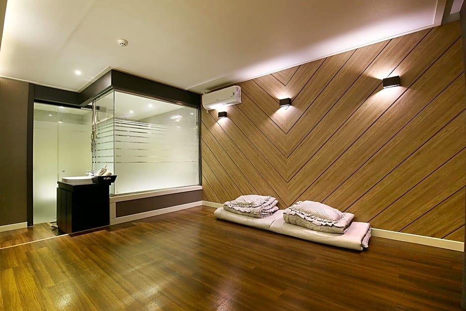 Seosan (Daesan) Modern Hotel