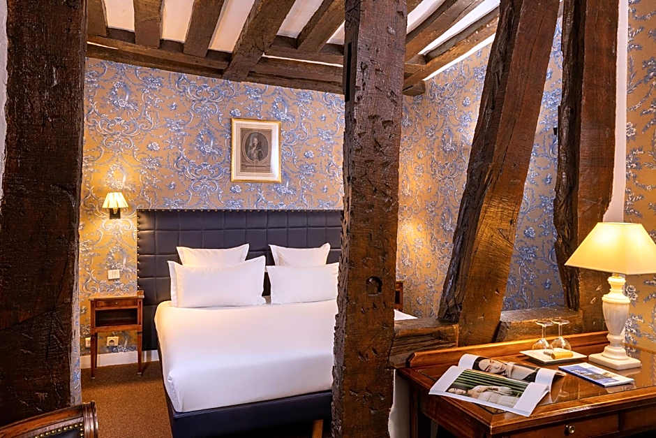 Relais Hotel Du Vieux Paris