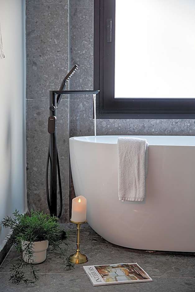 Bonnie Athens by Nin&Bau