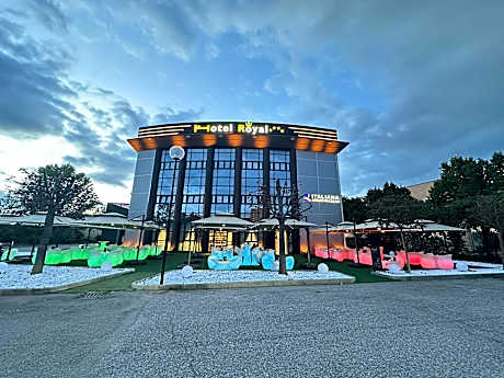 HOTEL ROYAL