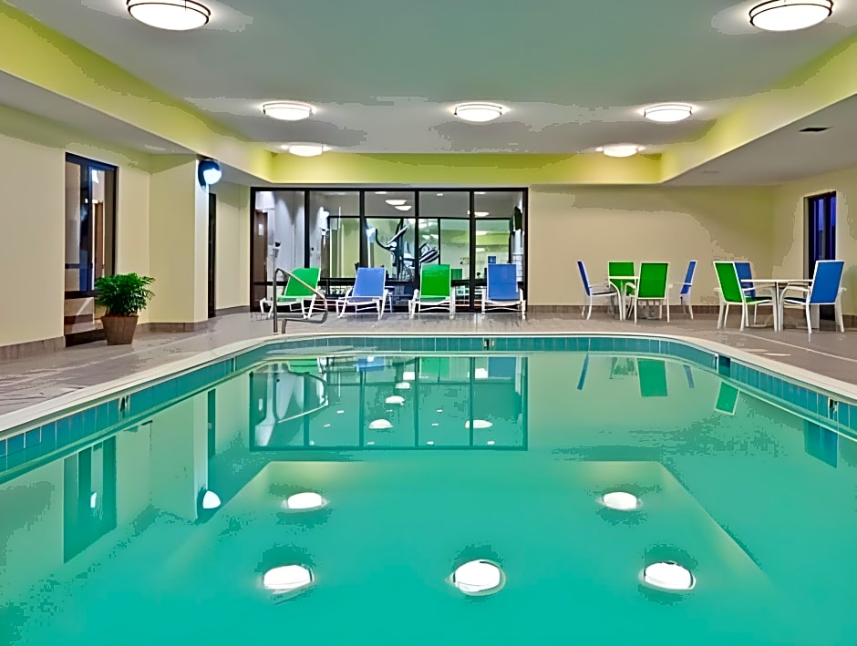 Holiday Inn Express Hotel & Suites Brookville