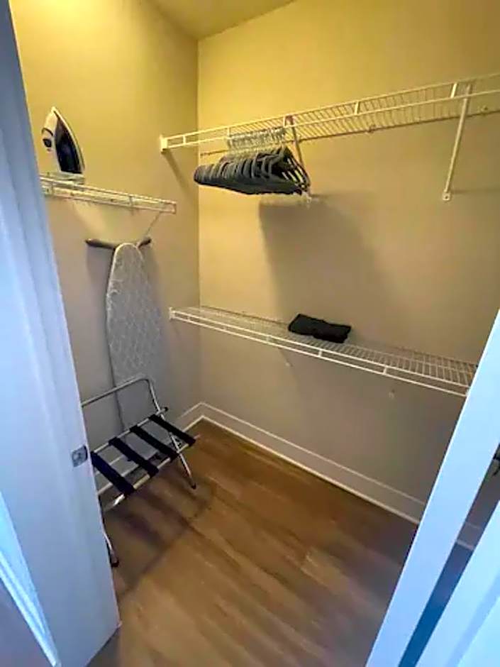 Penthouse One Bedroom Garden View Condo by UCLA