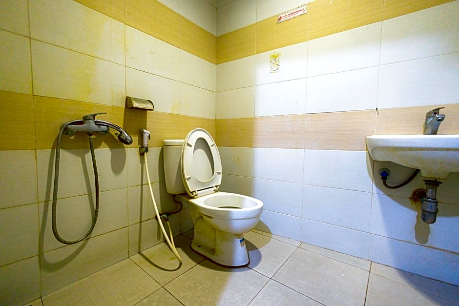 RedDoorz @ Kutisari Surabaya