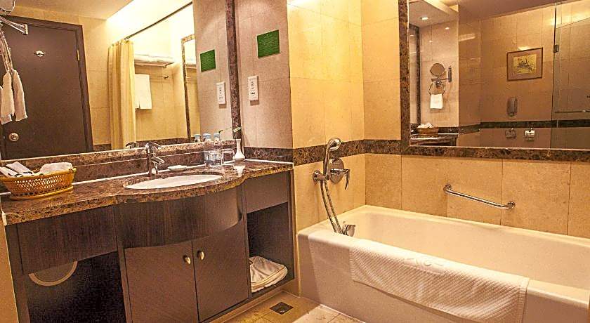 Lijiang Waterfall Hotel