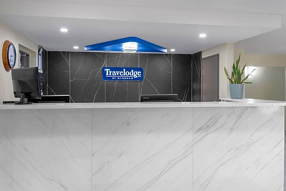 Travelodge by Wyndham Fargo West Acres