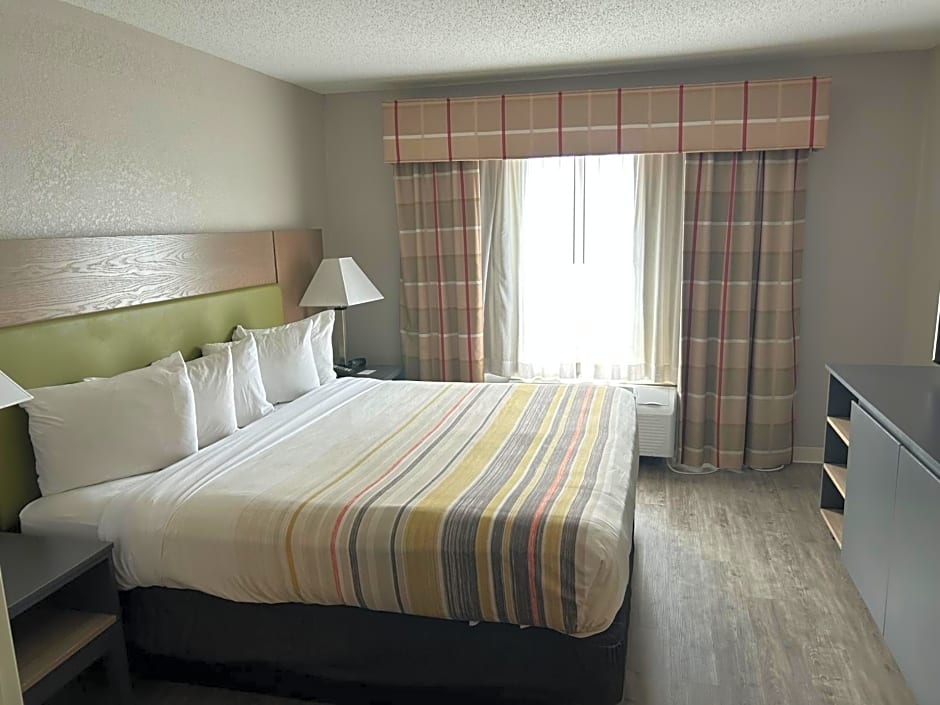 Country Inn & Suites by Radisson, Grand Rapids Airport, MI