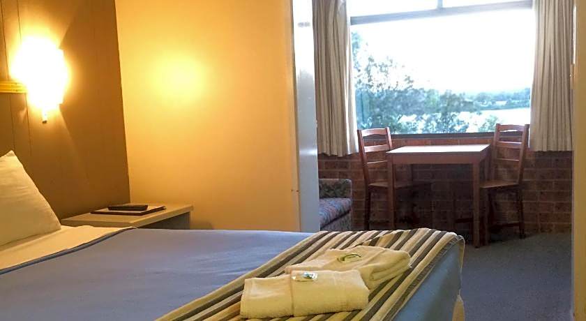 Riverview Motor Inn