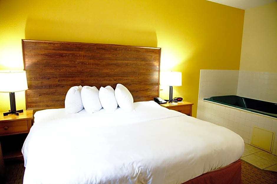 Country Inn & Suites by Radisson, Bloomington-Normal West, IL