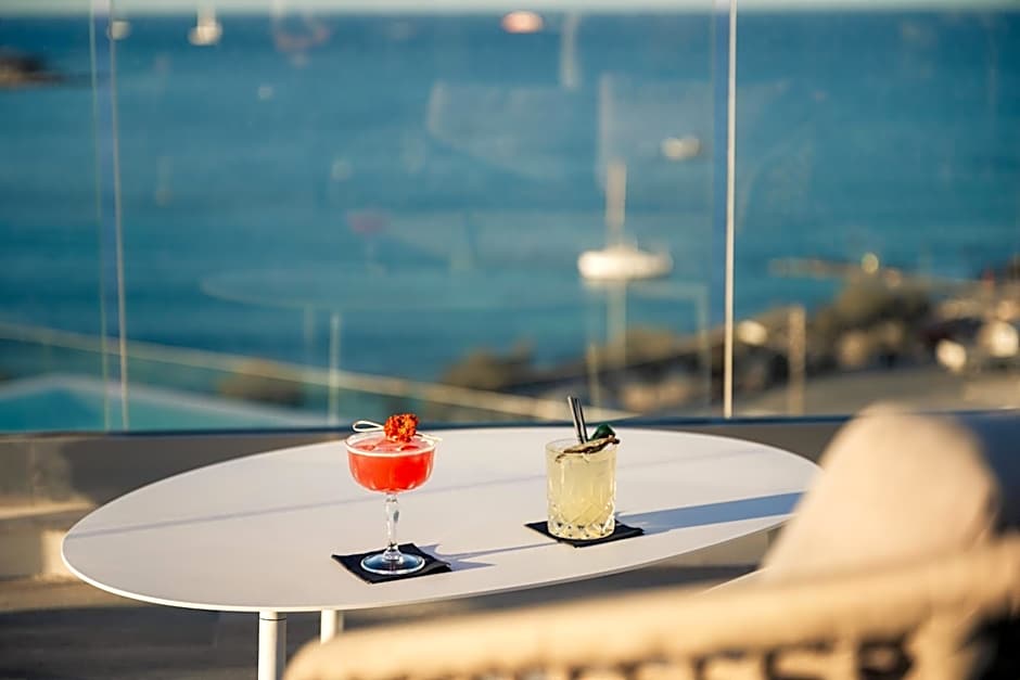 XVI Suites - Adults Only