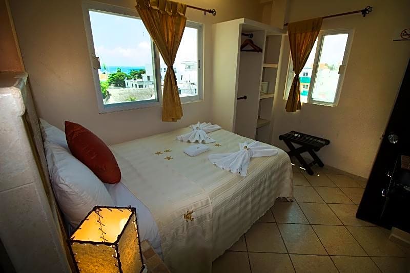 Hotel Bucaneros