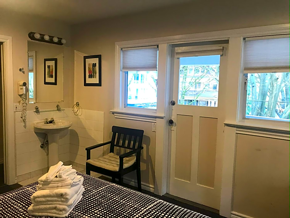 Cambie Lodge