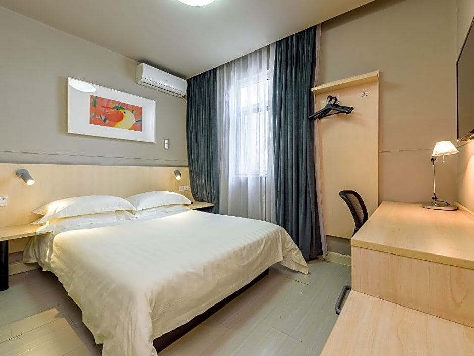 Jinjiang Inn Beihai Beibuwan Square Branch