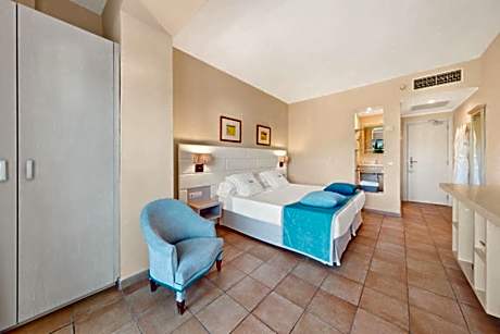 Twin or Double Room with Sea View