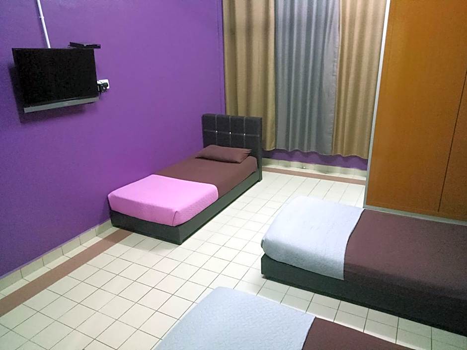 KUALA BESUT JETTY BUDGET HOTEL AIN - In front of Kuala Besut Jetty