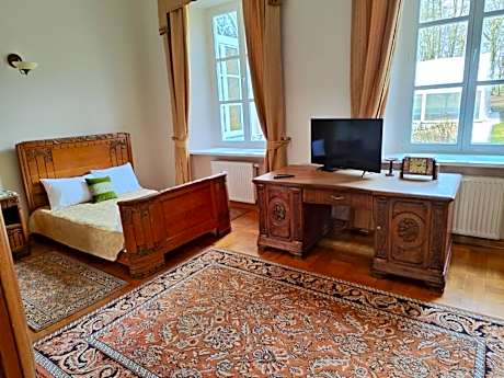 Double Room (1 Adult + 1 Child)