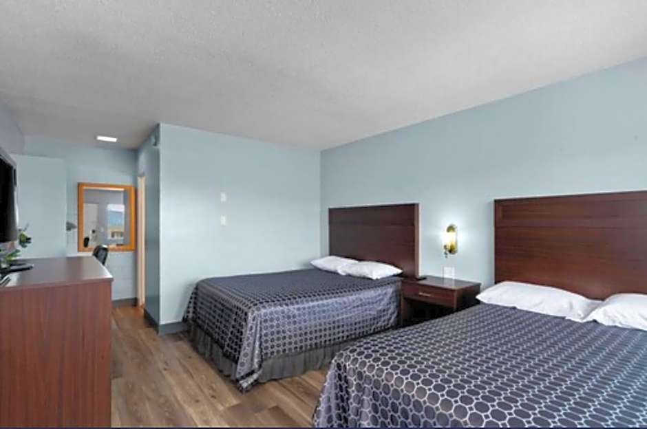 Holiday Lodge Wenatchee