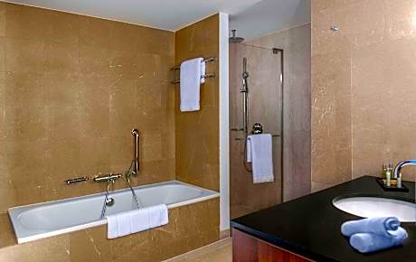 King Executive Room with Sea View