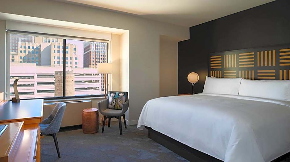 Renaissance Des Moines Savery Hotel