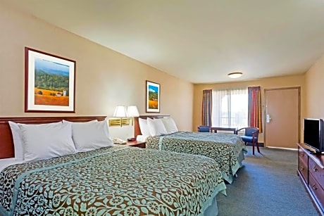 2 Queen Beds Non-Smoking