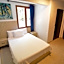 Ados Hotel