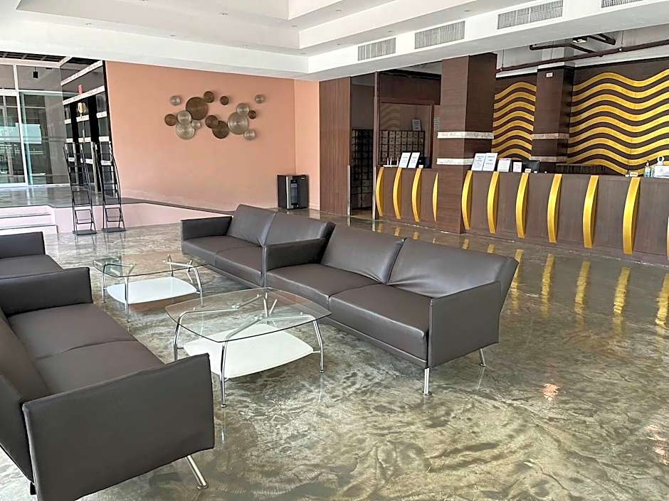 Crown Pattaya Beach Hotel