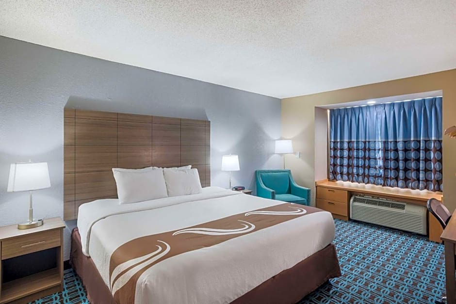 Quality Inn & Suites Blue Springs - Kansas City