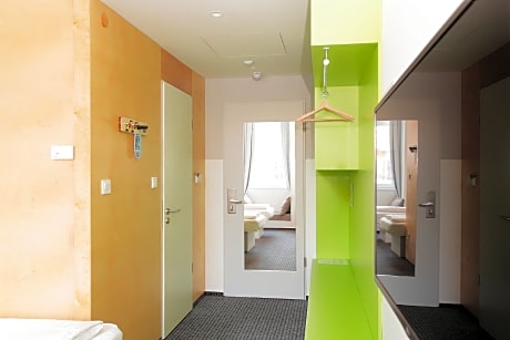 Twin Room with Private Bathroom