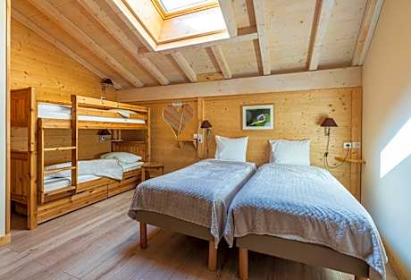 Traditional Lodge Room