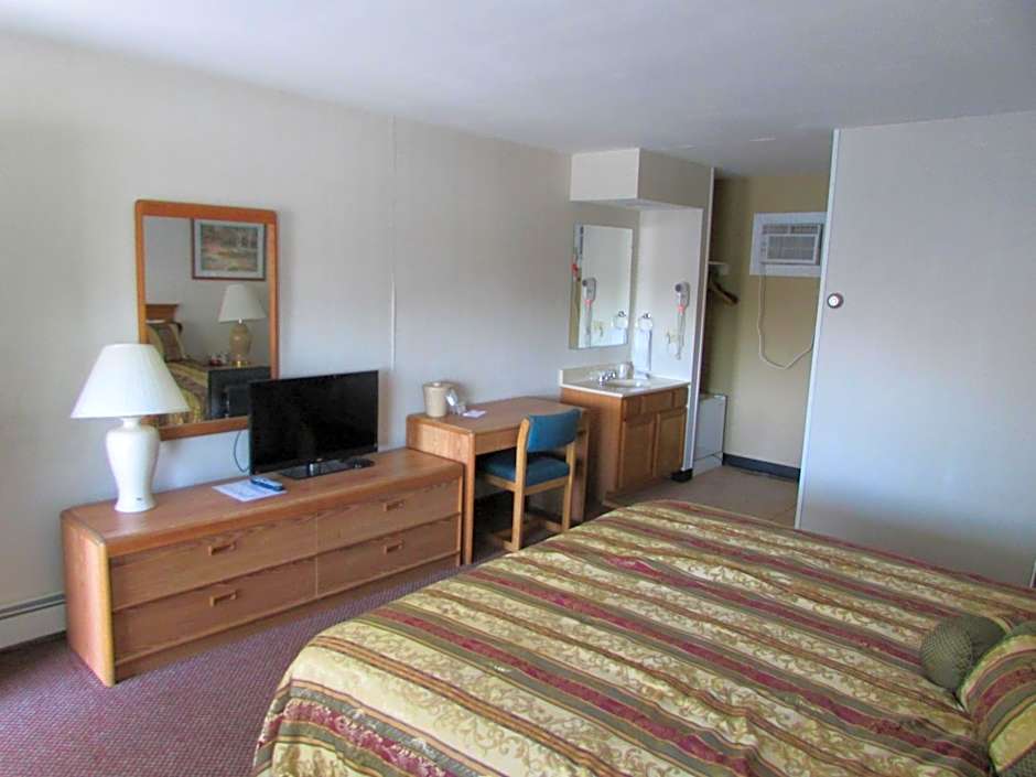 The Lake George Inn