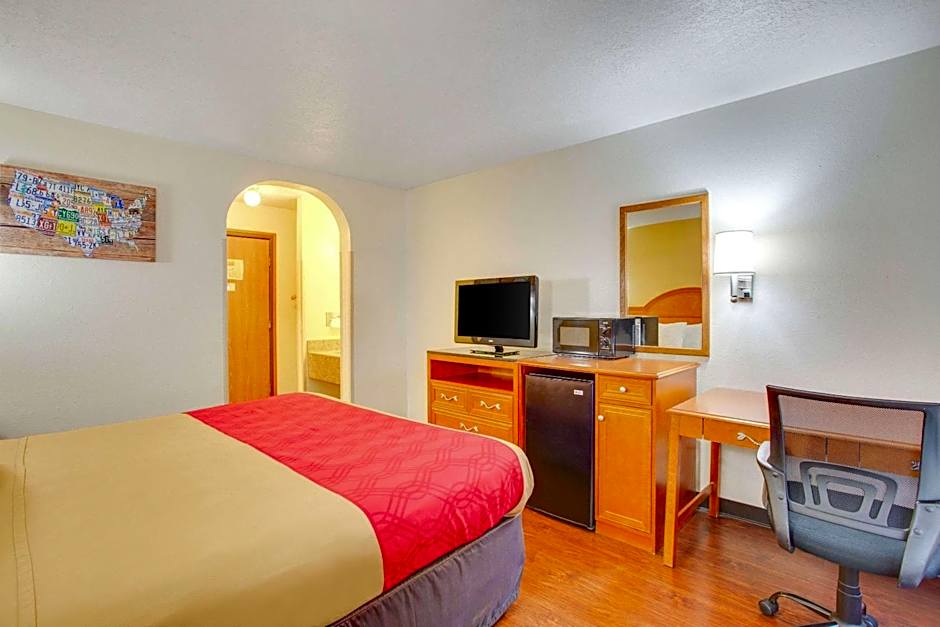 Econo Loge Inn & Suites Albuquerque East I-40 Eubank Exit