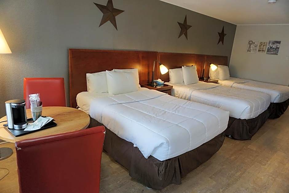 Harvest Drive Family Inn - Renovated Rooms