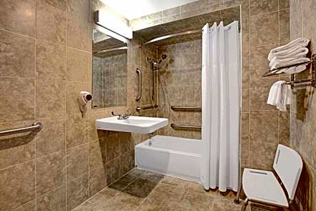 King Room - Disability Access/Non-Smoking