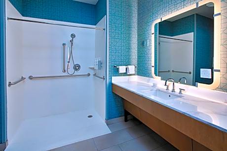 Queen Suite with Two Queen Beds - Hearing Access/Non-Smoking