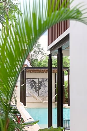 Private pool and rooftop for 3