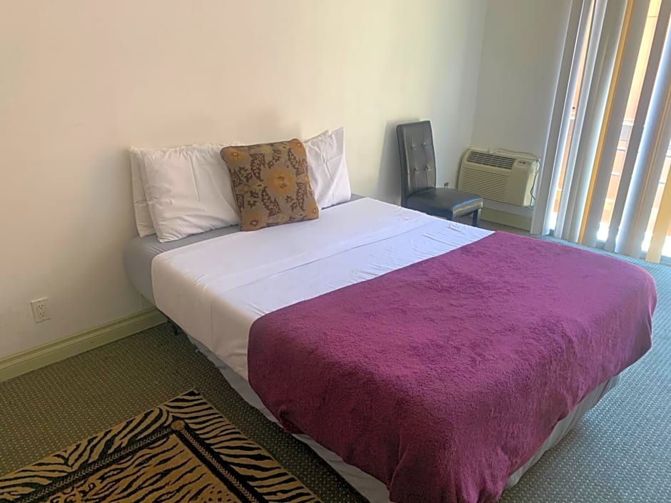 LA Lovely Double Deluxe Unit (C14)